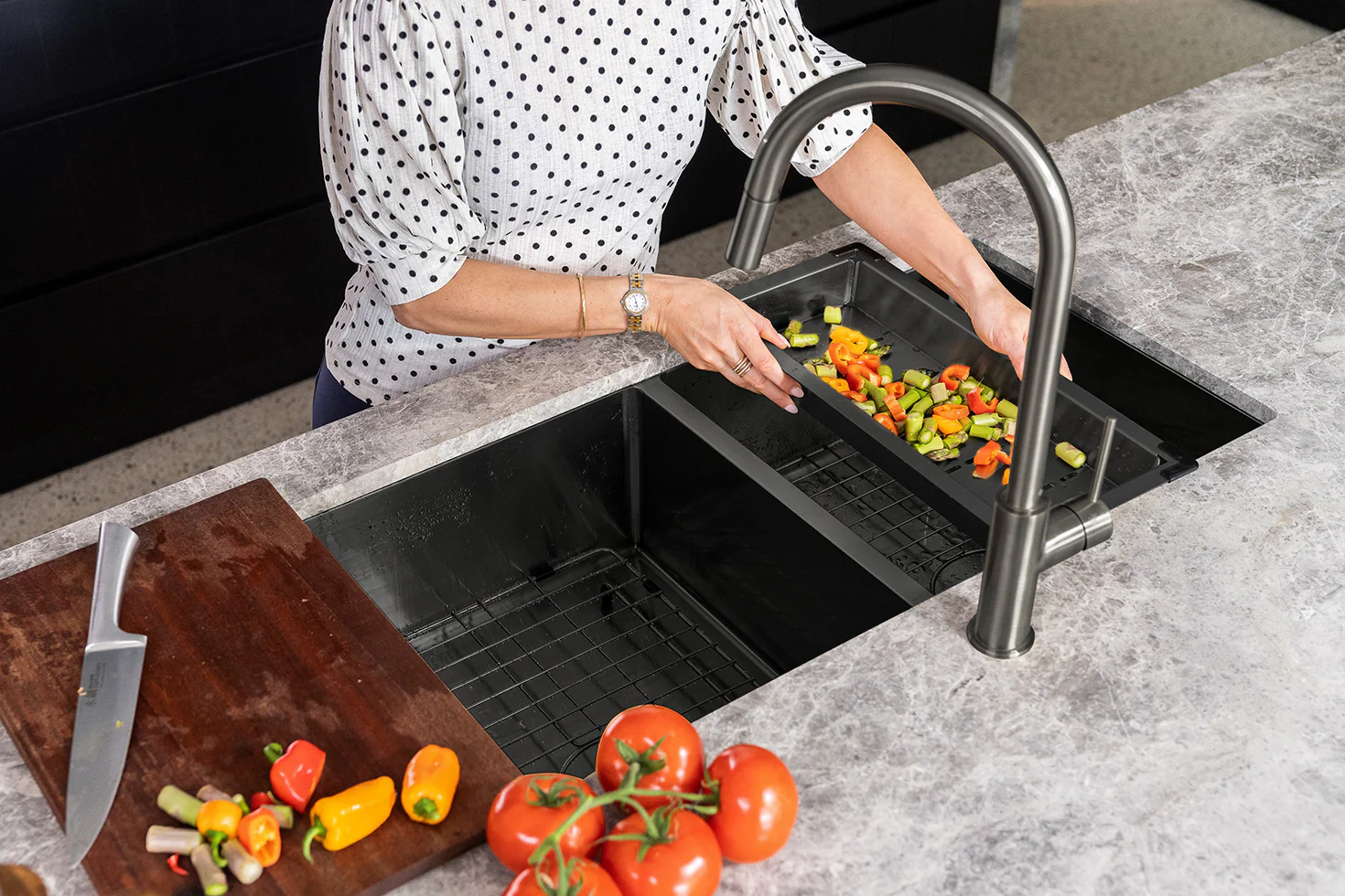 Kitchen Sink Colander - PVD Gunmetal Black - Image 4