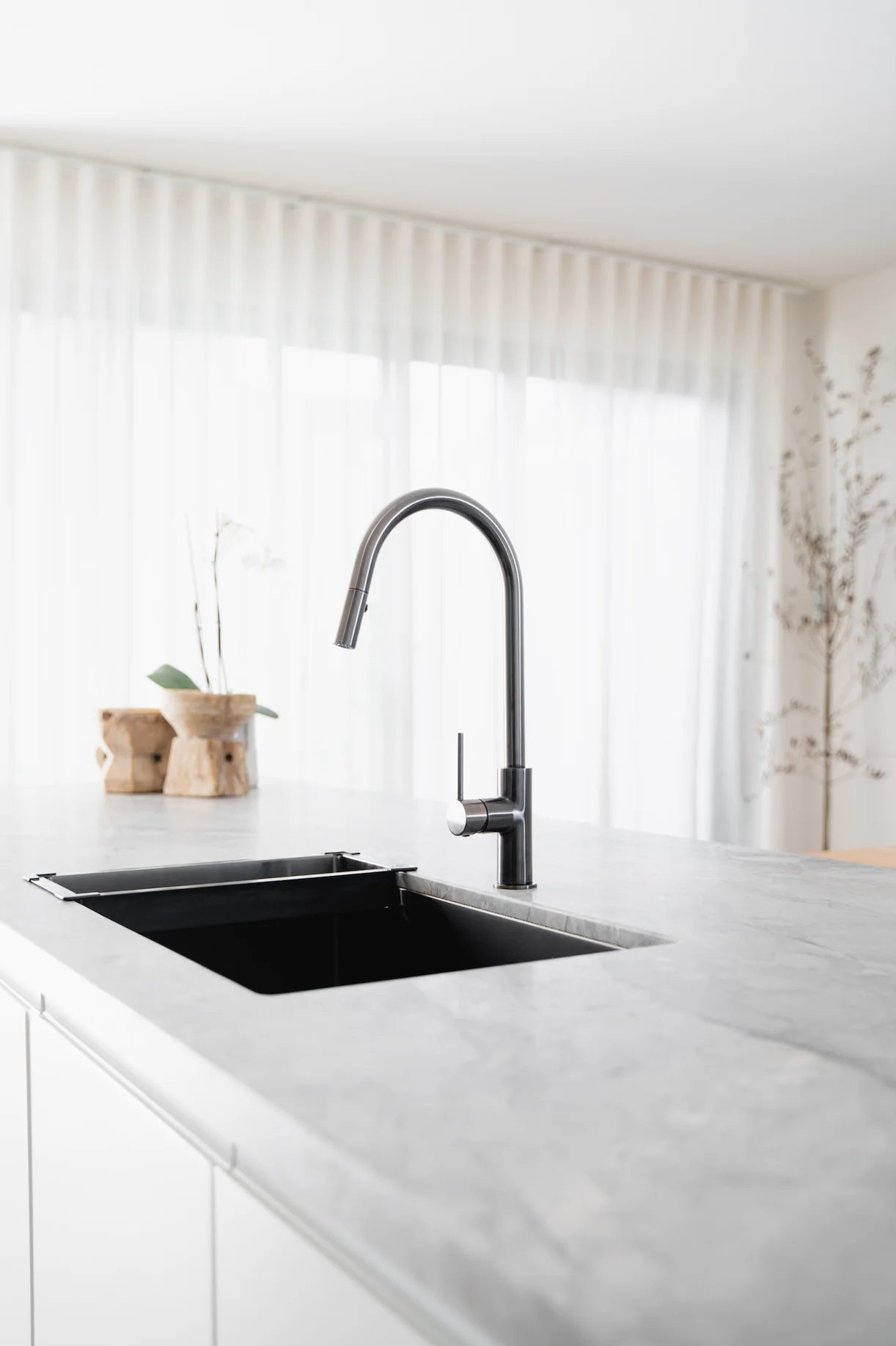 Kitchen Sink Colander - PVD Gunmetal Black - Image 5