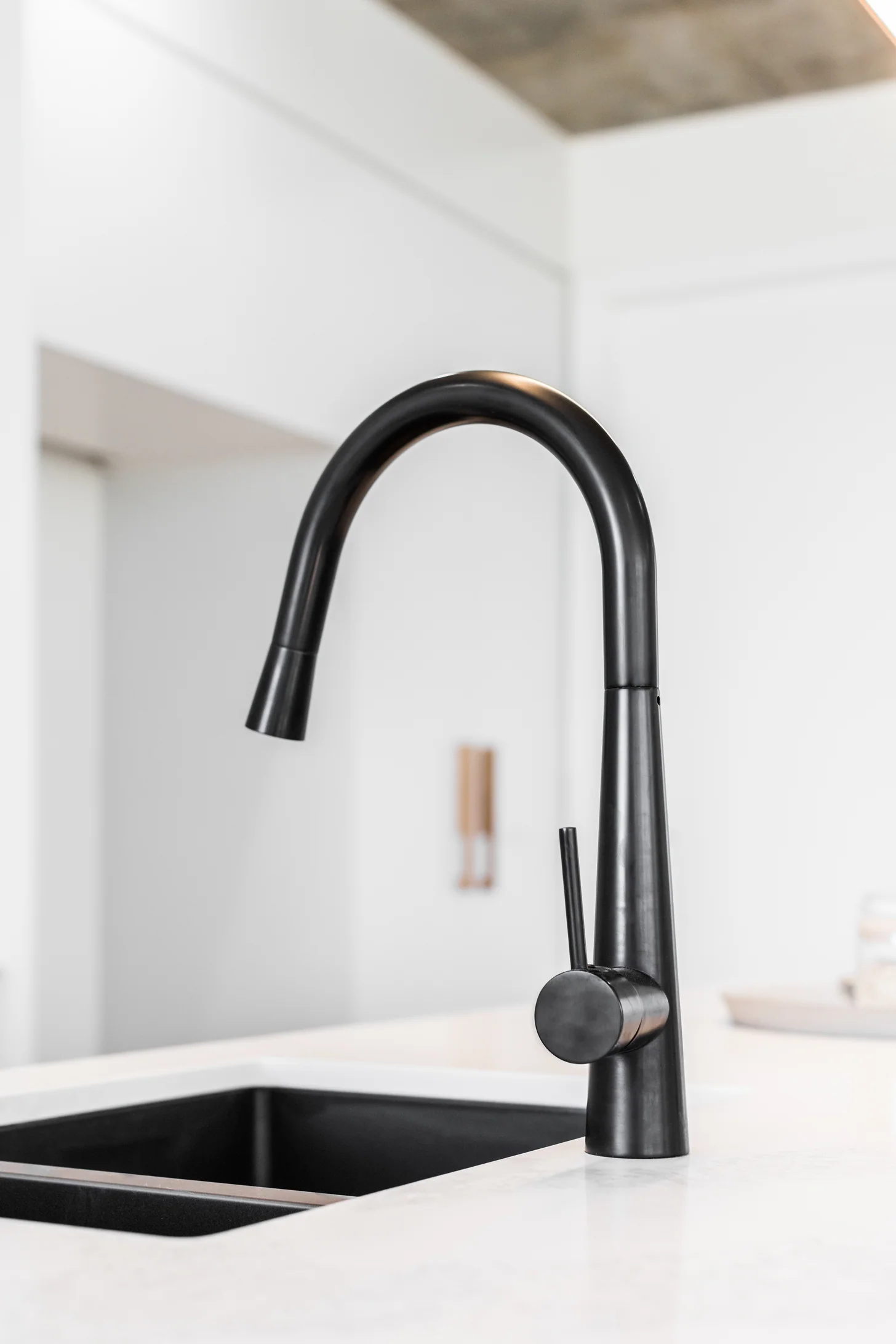 Round Pull Out Kitchen Mixer Tap - Matte Black - Image 8