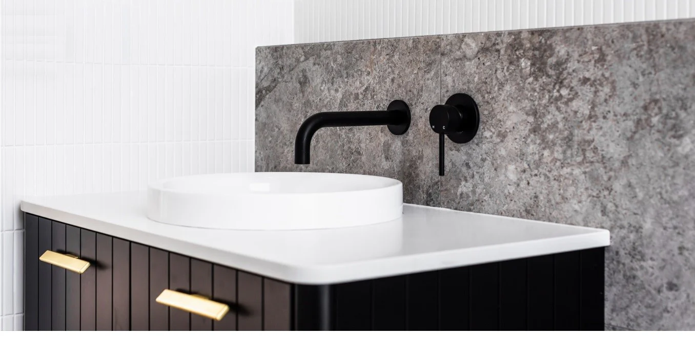 Universal Round Curved Spout - Matte Black - Image 4