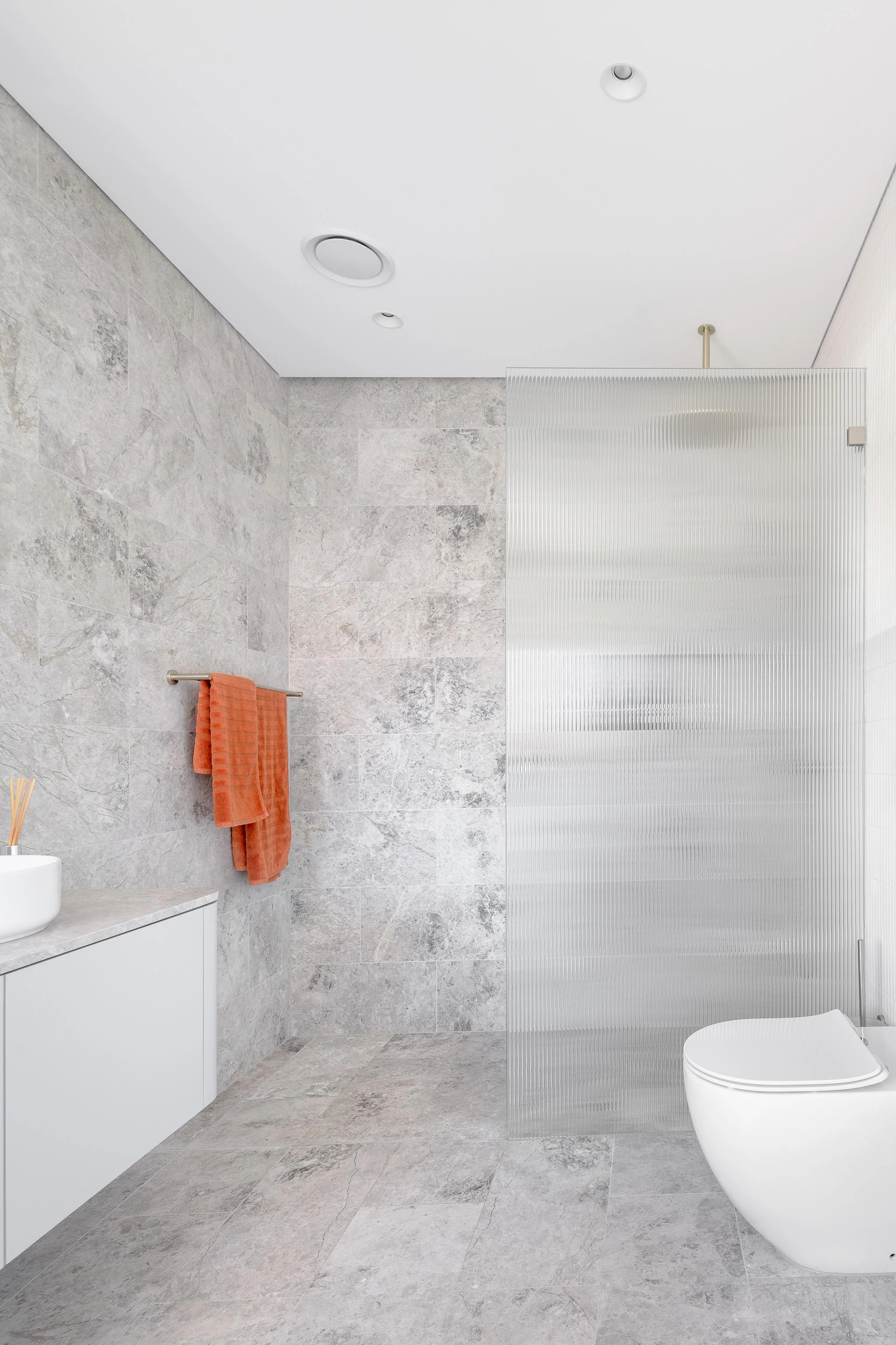 Round Double Towel Rail 600mm - PVD Brushed Nickel - Image 4