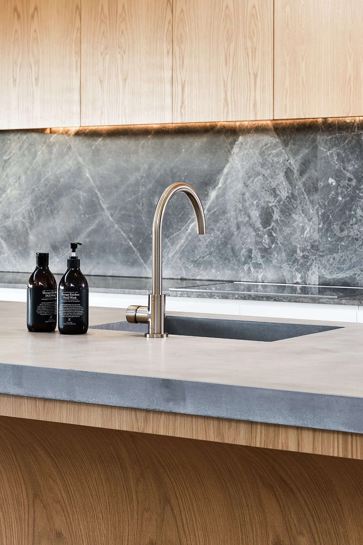 Round Gooseneck Kitchen Mixer Tap with Pinless Handle - Champagne - Image 4